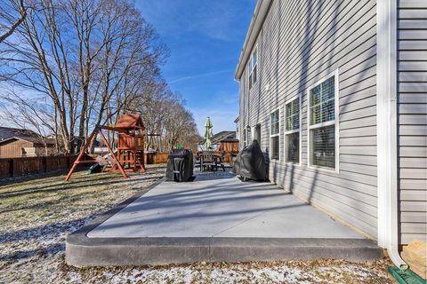 Tiny photo for 373 Kells Court W, Newark, OH 43055 (MLS # 226002279)