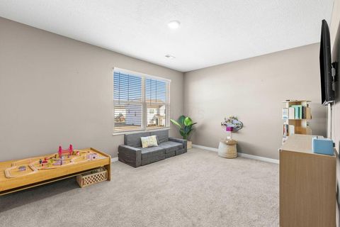 Tiny photo for 373 Kells Court W, Newark, OH 43055 (MLS # 226002279)