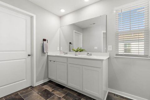 Tiny photo for 373 Kells Court W, Newark, OH 43055 (MLS # 226002279)