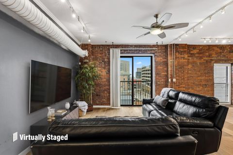 Tiny photo for 432 E Rich Street 4J #4J, Columbus, OH 43215 (MLS # 225045502)