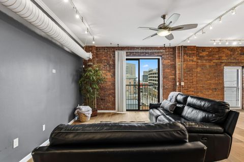 Tiny photo for 432 E Rich Street 4J #4J, Columbus, OH 43215 (MLS # 225045502)