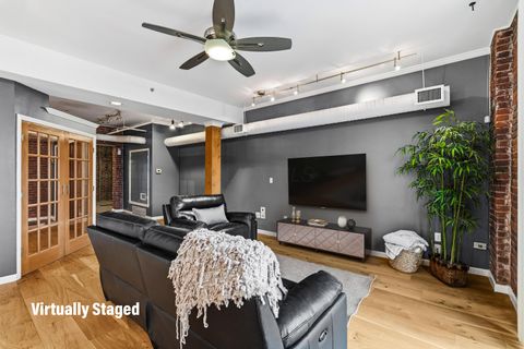 Tiny photo for 432 E Rich Street 4J #4J, Columbus, OH 43215 (MLS # 225045502)