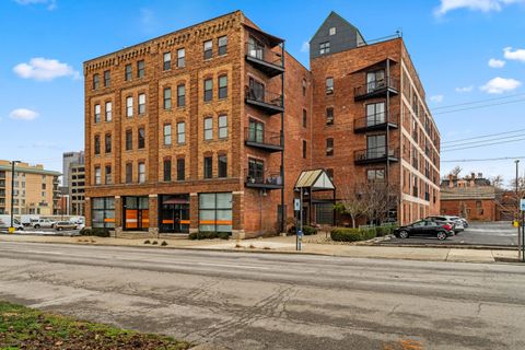 Tiny photo for 432 E Rich Street 4J #4J, Columbus, OH 43215 (MLS # 225045502)