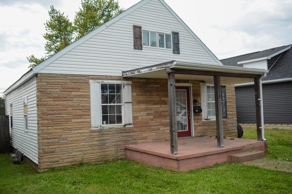 Photo of 1213 Grace Street, Washington Court House, OH 43160 (MLS # 226037241)