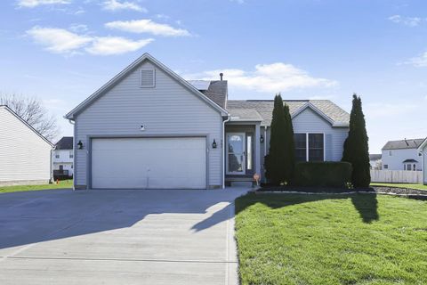 Photo of 562 Allis PIace E, Reynoldsburg, OH 43068 (MLS # 226009790)