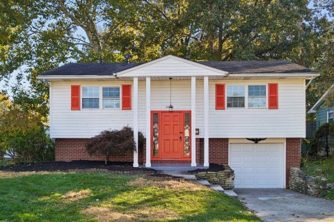 Photo of 6433 Carriage Lane, Reynoldsburg, OH 43068 (MLS # 226040428)