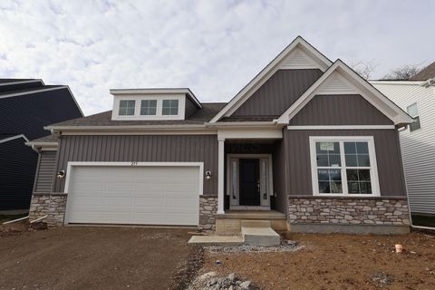 Photo of 277 Olympic Loop, Commercial Point, OH 43116 (MLS # 225045110)