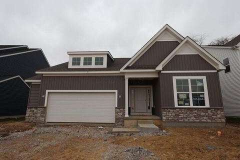 Photo of 277 Olympic Loop, Commercial Point, OH 43116 (MLS # 225045110)