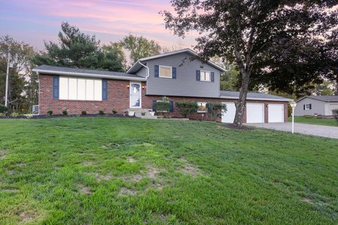 Tiny photo for 280 Wildwood Drive, Zanesville, OH 43701 (MLS # 225039513)