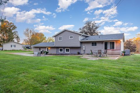 Tiny photo for 280 Wildwood Drive, Zanesville, OH 43701 (MLS # 225039513)