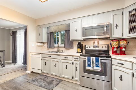 Tiny photo for 280 Wildwood Drive, Zanesville, OH 43701 (MLS # 225039513)