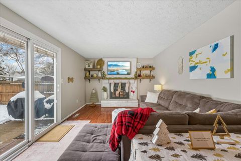 Tiny photo for 6456 Goldfinch Drive, Westerville, OH 43081 (MLS # 225044745)