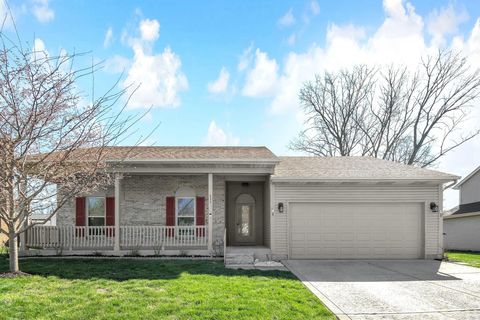 Photo of 934 Peppercorn Place, Columbus, OH 43230 (MLS # 226010167)