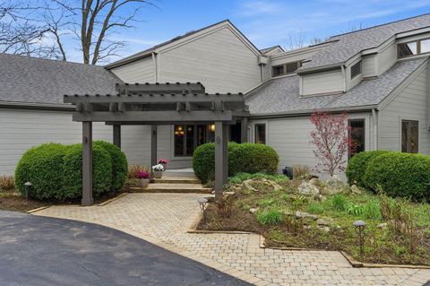 Photo of 235 Partridge Bend, Powell, OH 43065 (MLS # 226011669)