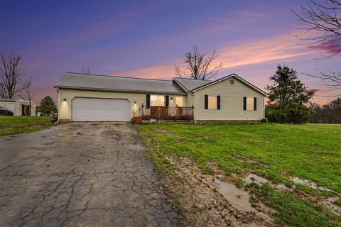 Photo of 422 Sevilla Drive, Waverly, OH 45690 (MLS # 226006280)