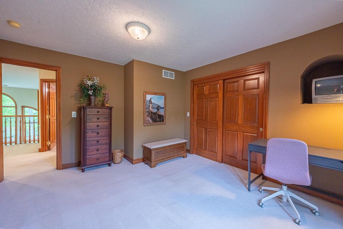 8884 Filiz Lane, Powell, Ohio image 36