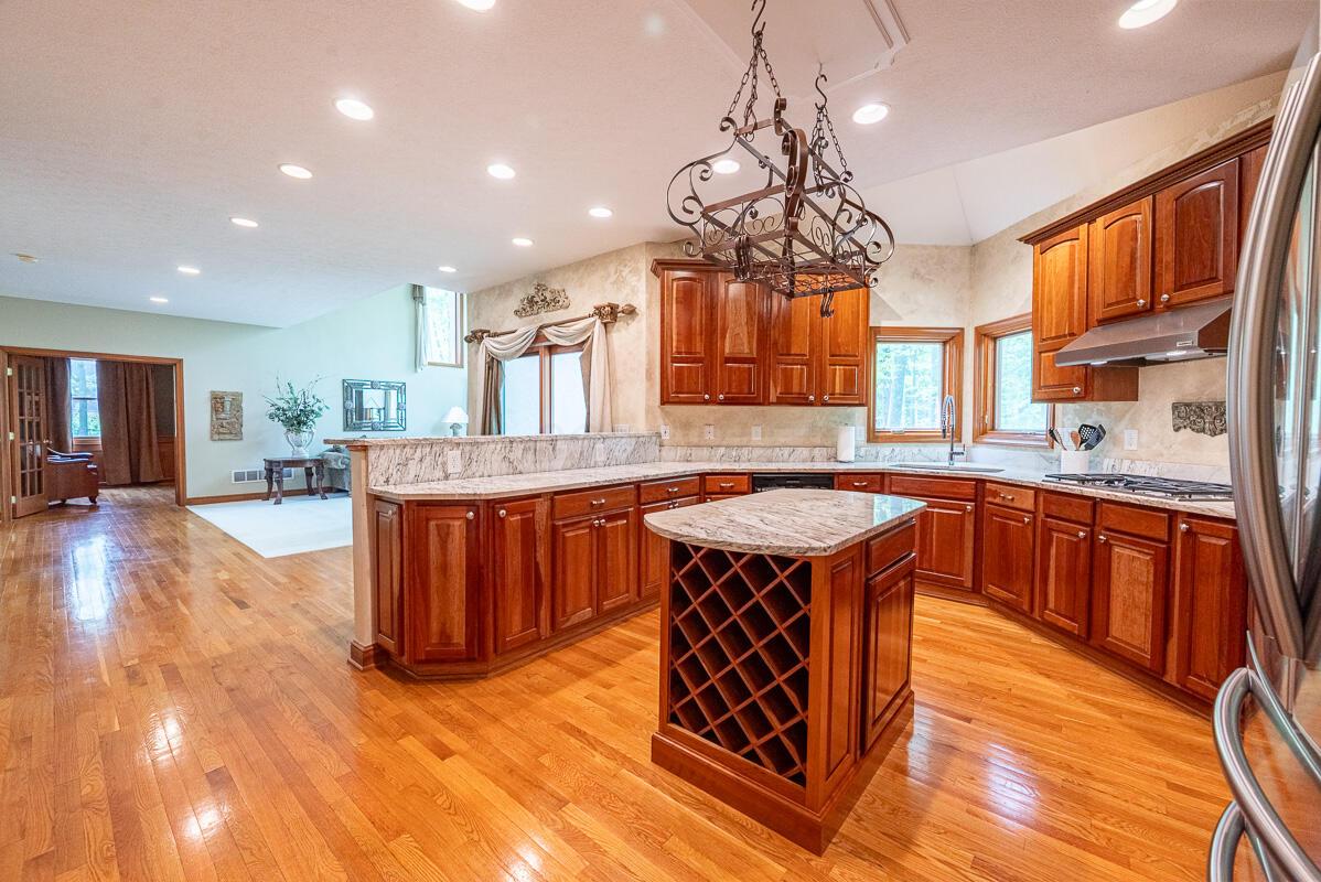 8884 Filiz Lane, Powell, Ohio image 18