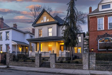 Photo of 958 Franklin Avenue, Columbus, OH 43205 (MLS # 226002049)