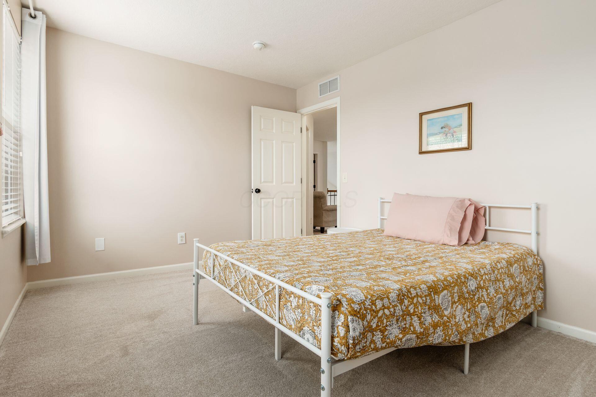 2065 Autumn Wind Drive, Grove City, Ohio image 24