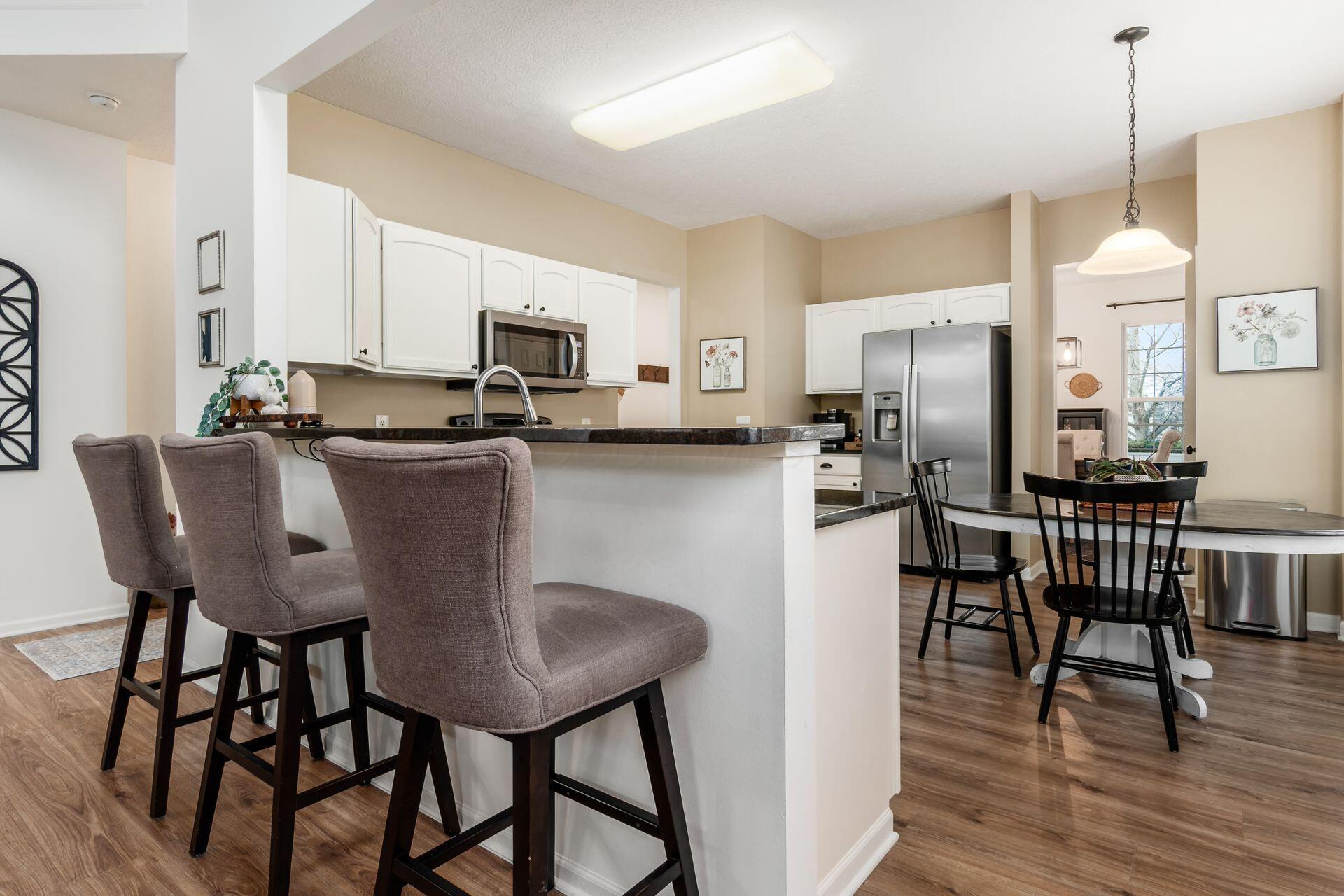 2065 Autumn Wind Drive, Grove City, Ohio image 10