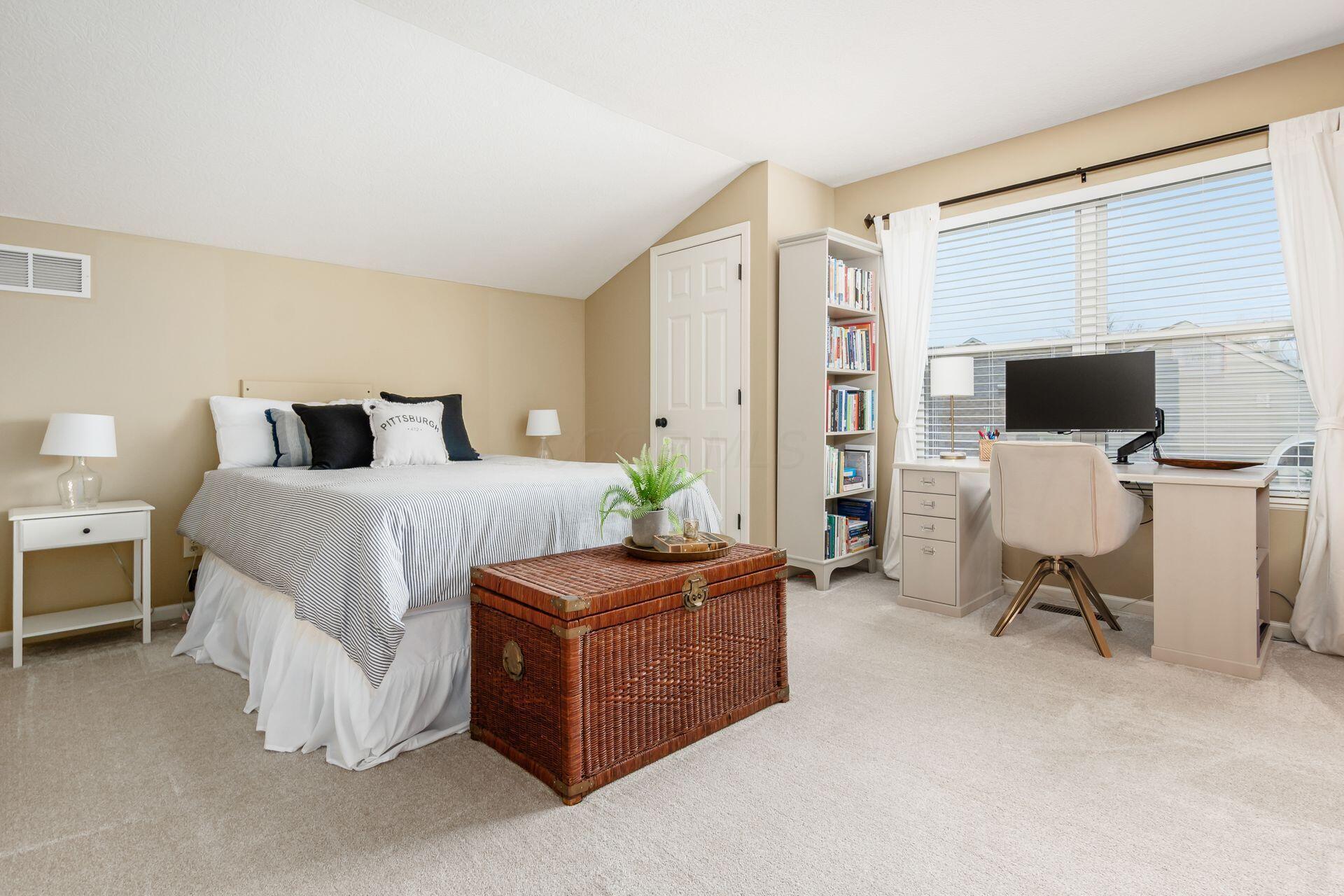 2065 Autumn Wind Drive, Grove City, Ohio image 27