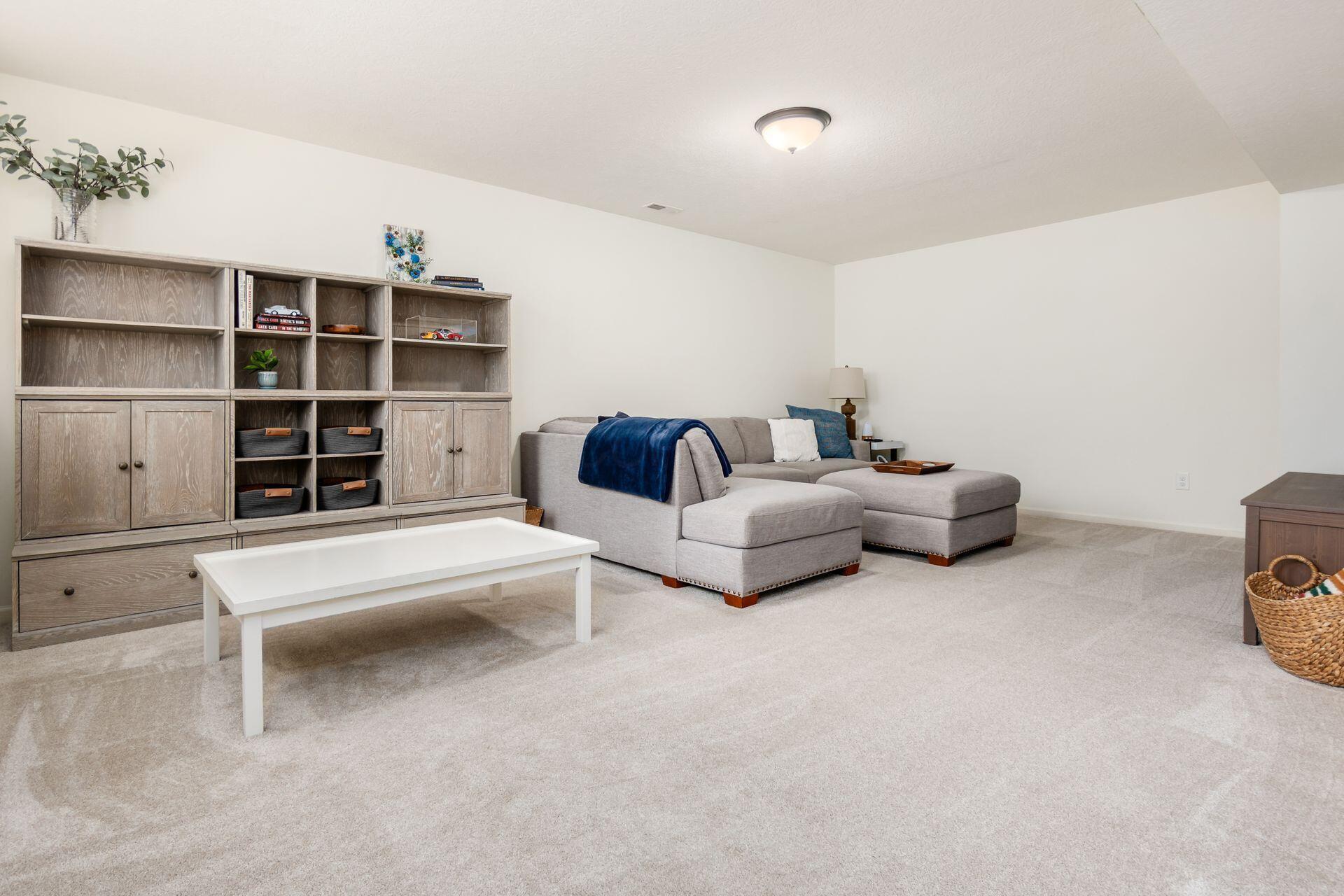 2065 Autumn Wind Drive, Grove City, Ohio image 30