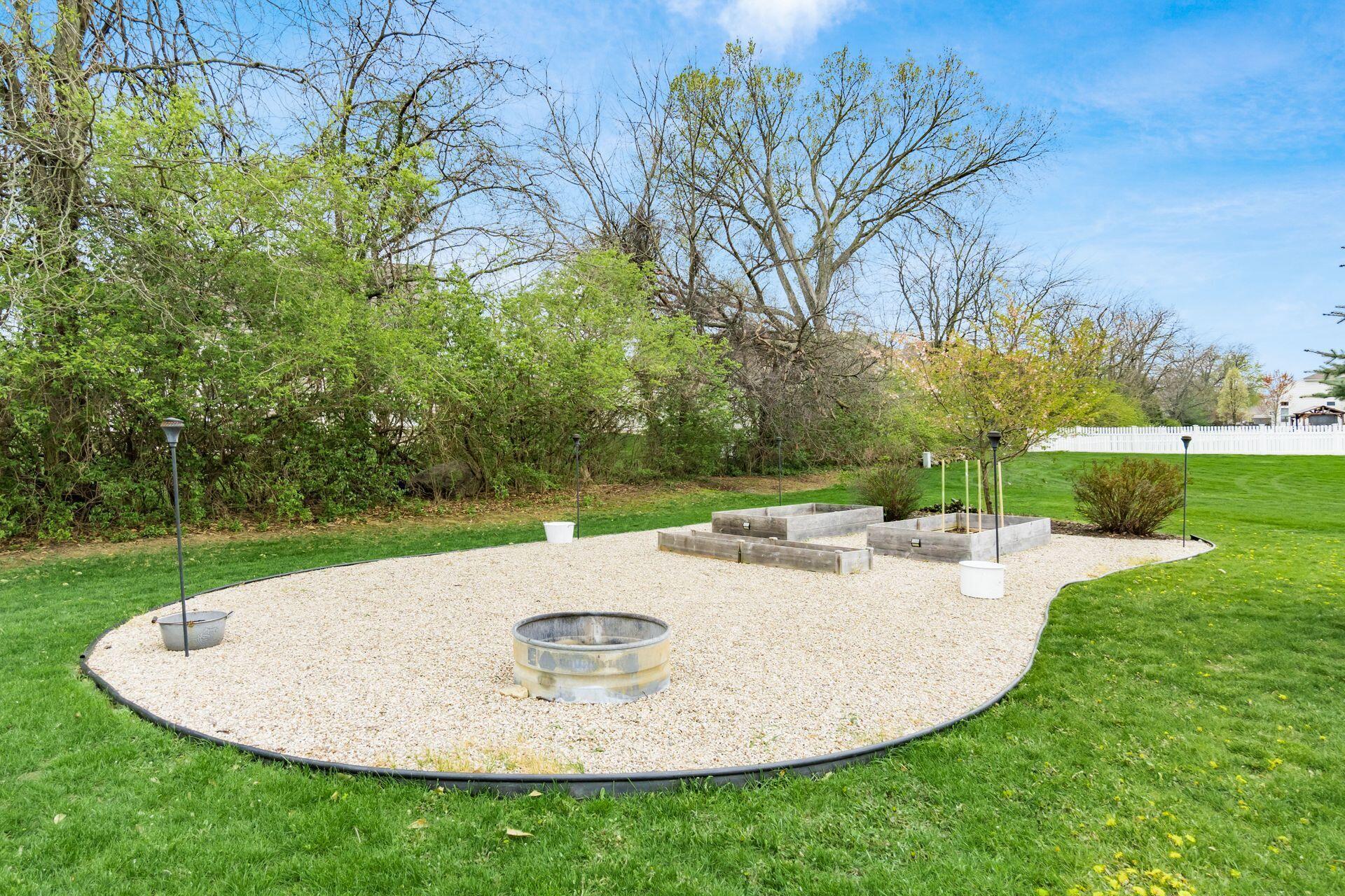2065 Autumn Wind Drive, Grove City, Ohio image 36