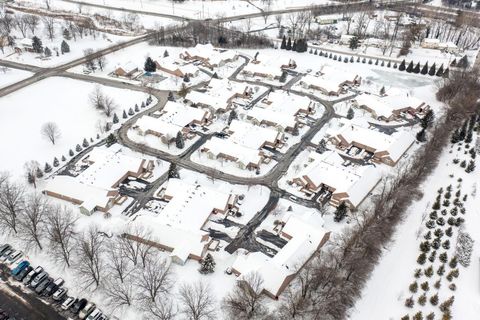 Tiny photo for 1930 Farmbrook Circle S, Grove City, OH 43123 (MLS # 226002842)