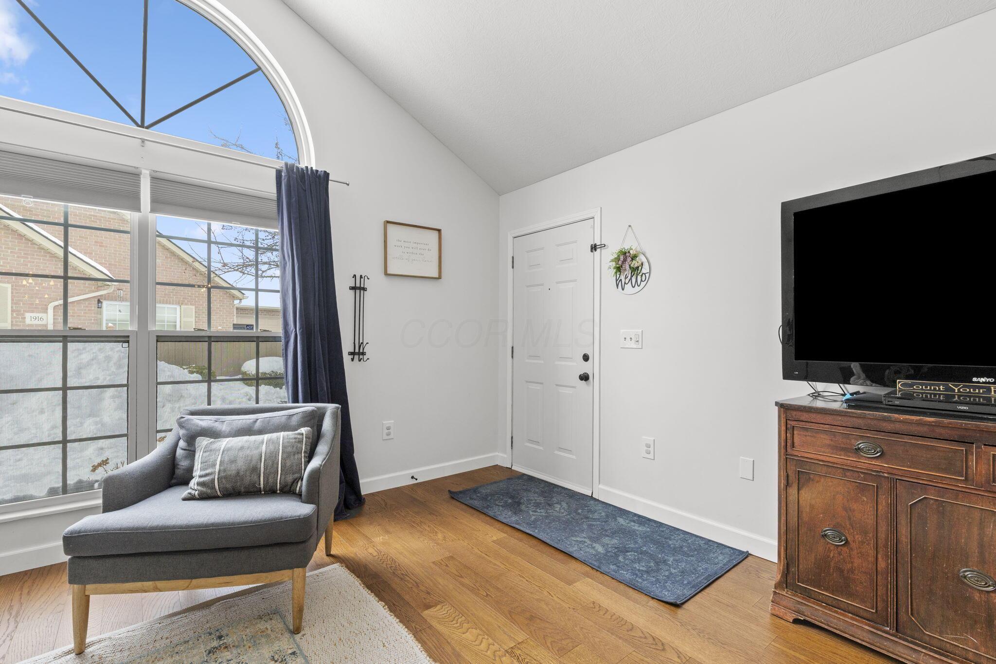 1930 Farmbrook Circle S