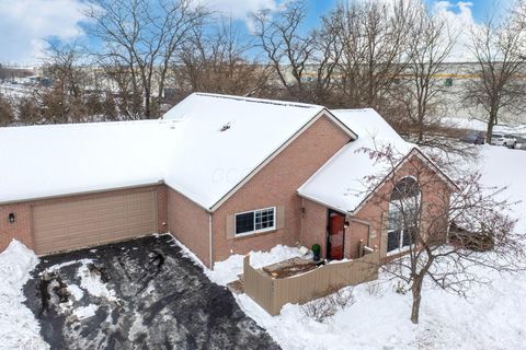 Tiny photo for 1930 Farmbrook Circle S, Grove City, OH 43123 (MLS # 226002842)