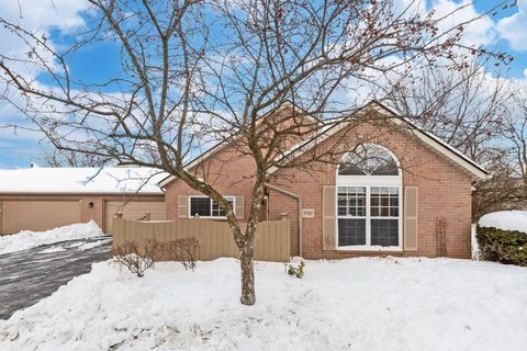 Photo of 1930 Farmbrook Circle S 8 #8, Grove City, OH 43123 (MLS # 226002842)