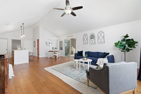 Tiny photo for 1930 Farmbrook Circle S, Grove City, OH 43123 (MLS # 226002842)