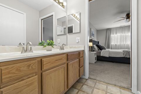 Tiny photo for 1930 Farmbrook Circle S, Grove City, OH 43123 (MLS # 226002842)