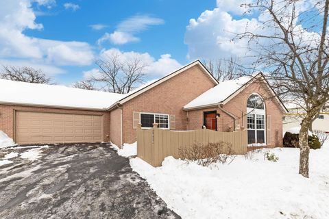 Tiny photo for 1930 Farmbrook Circle S, Grove City, OH 43123 (MLS # 226002842)