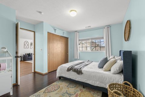 Tiny photo for 1930 Farmbrook Circle S, Grove City, OH 43123 (MLS # 226002842)