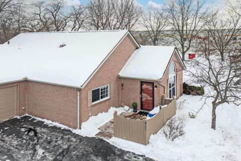 Tiny photo for 1930 Farmbrook Circle S, Grove City, OH 43123 (MLS # 226002842)