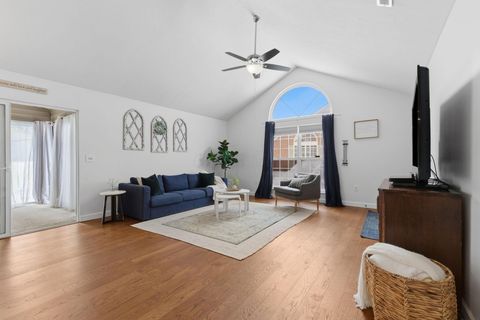 Tiny photo for 1930 Farmbrook Circle S, Grove City, OH 43123 (MLS # 226002842)