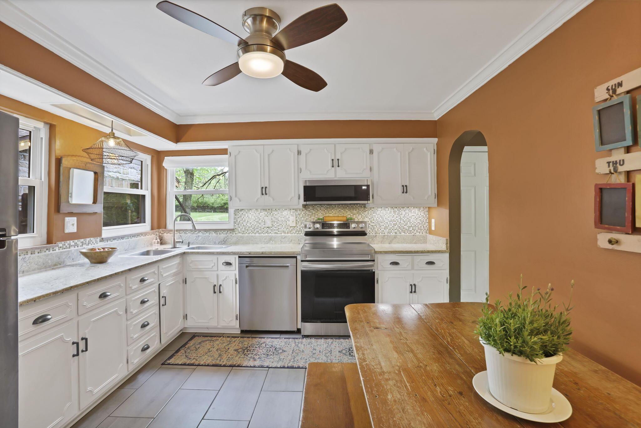 7328 Cook Road, Powell, Ohio image 22