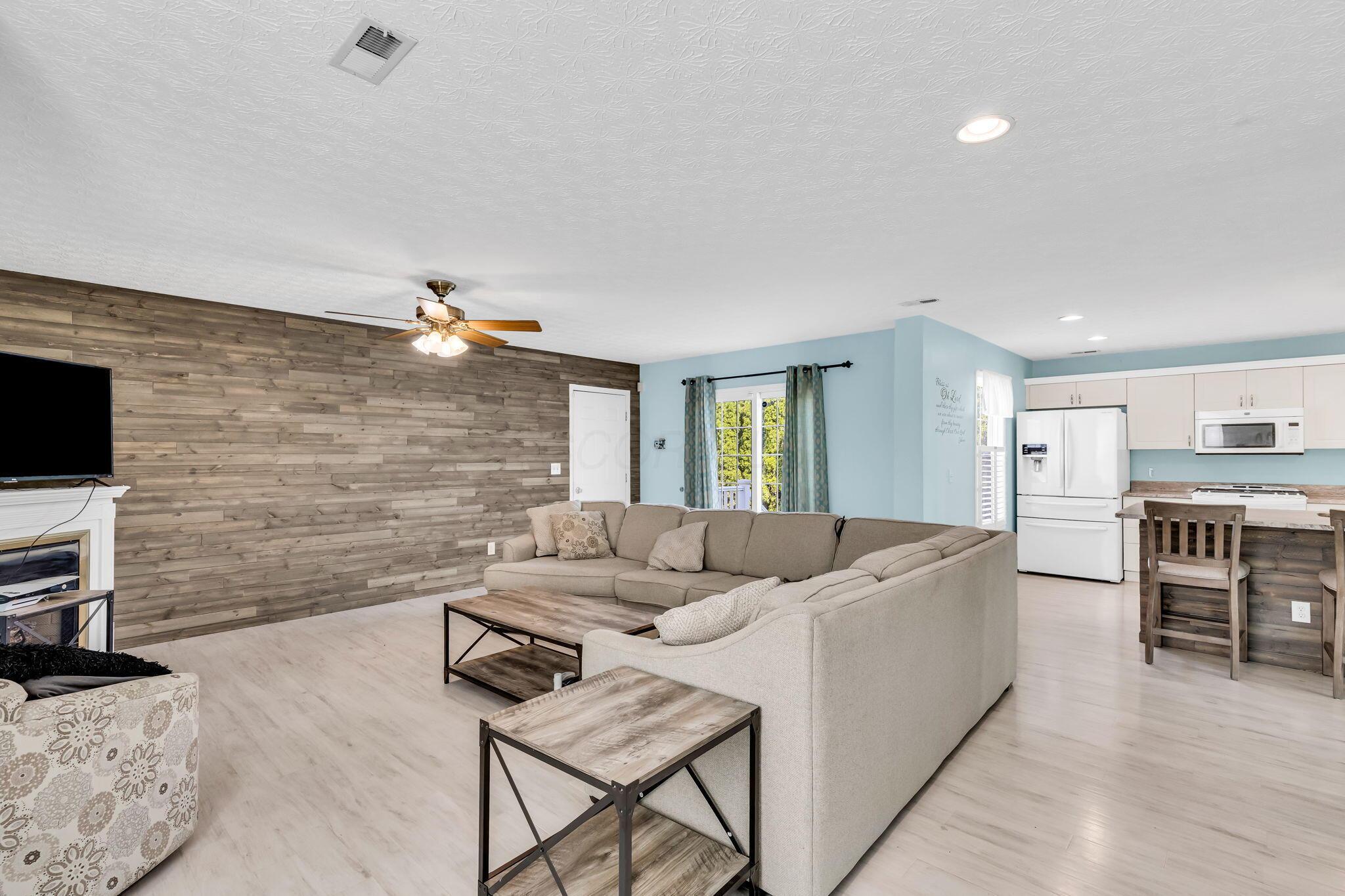 2493 Hotchkiss Street, Grove City, Ohio image 24