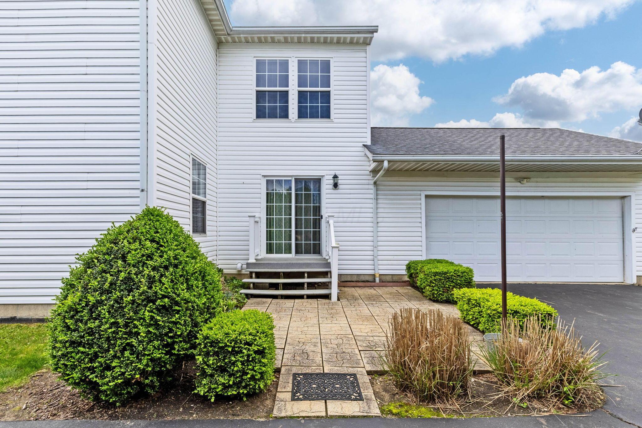2493 Hotchkiss Street, Grove City, Ohio image 6
