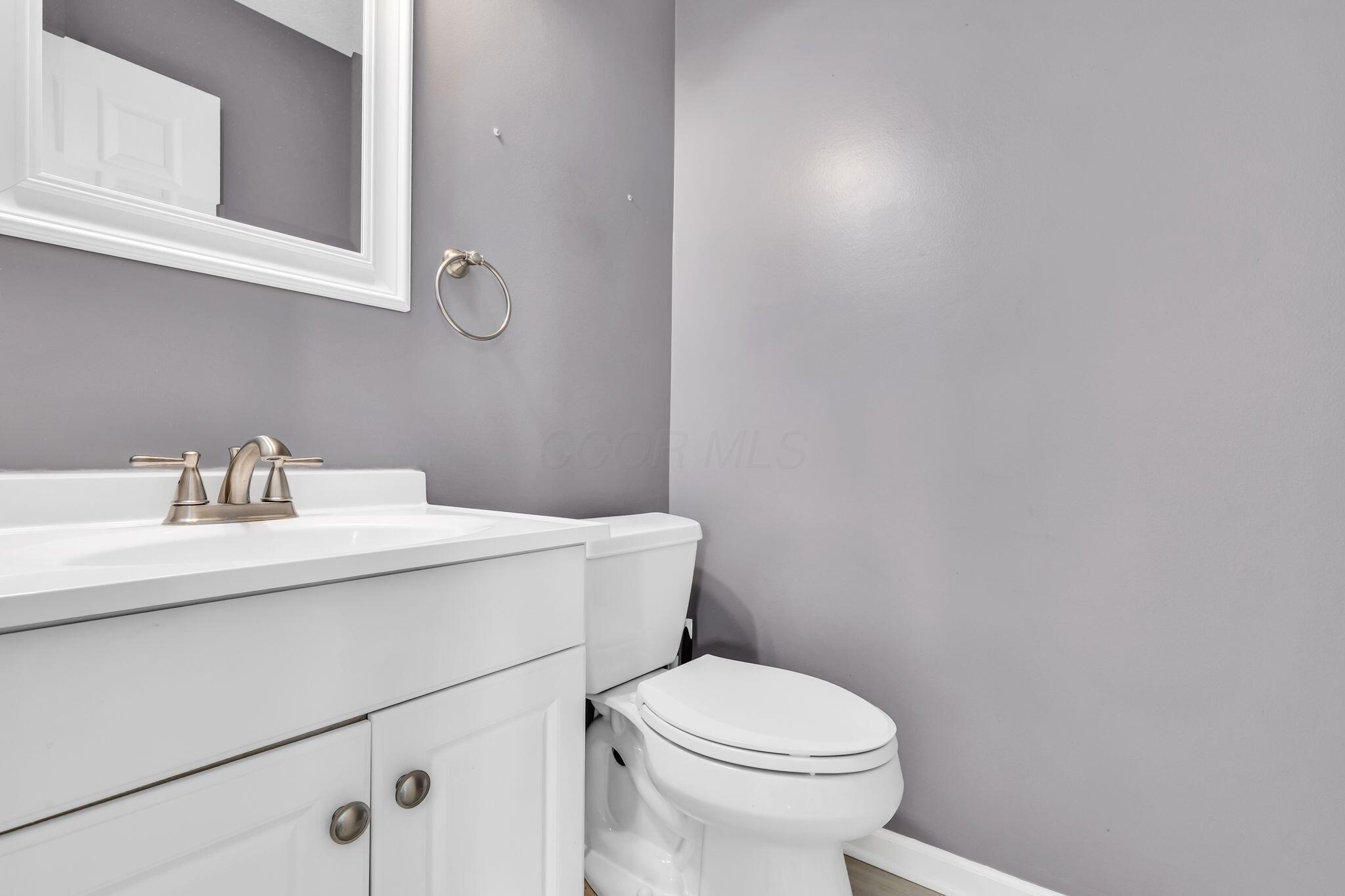 2493 Hotchkiss Street, Grove City, Ohio image 15