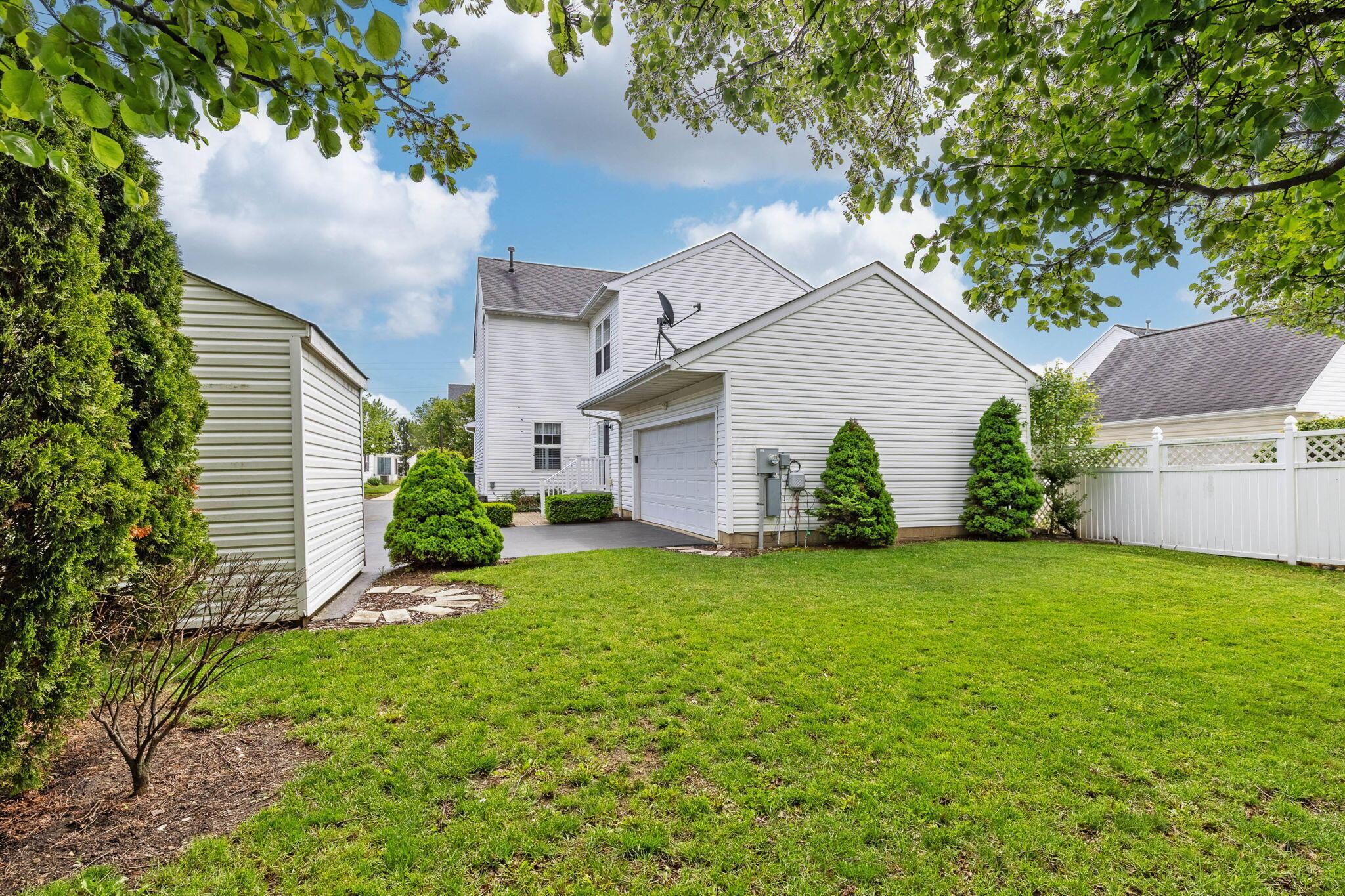 2493 Hotchkiss Street, Grove City, Ohio image 8
