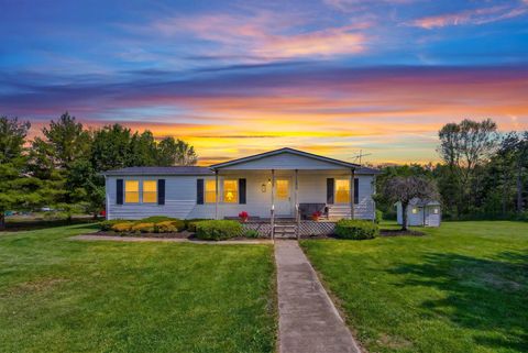 Photo of 21240 River Road, Circleville, OH 43113 (MLS # 226014351)