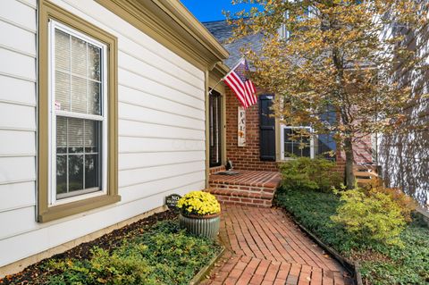 Photo of 4861 Etrick Drive 22 #22, Upper Arlington, OH 43220 (MLS # 225041612)
