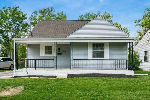 Photo of 2222 Suncrest Drive, Columbus, OH 43223 (MLS # 226018134)