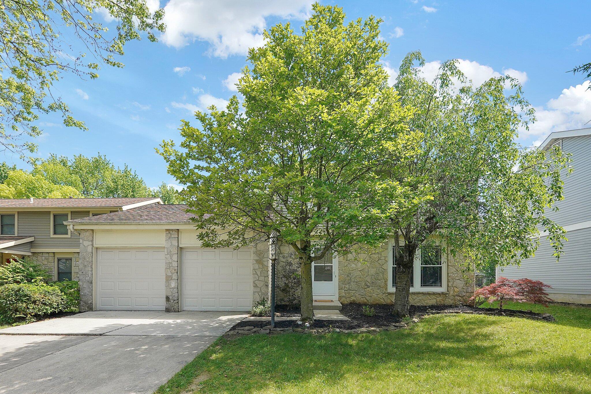 1711 Twin Oaks Drive, Powell, Ohio image 2