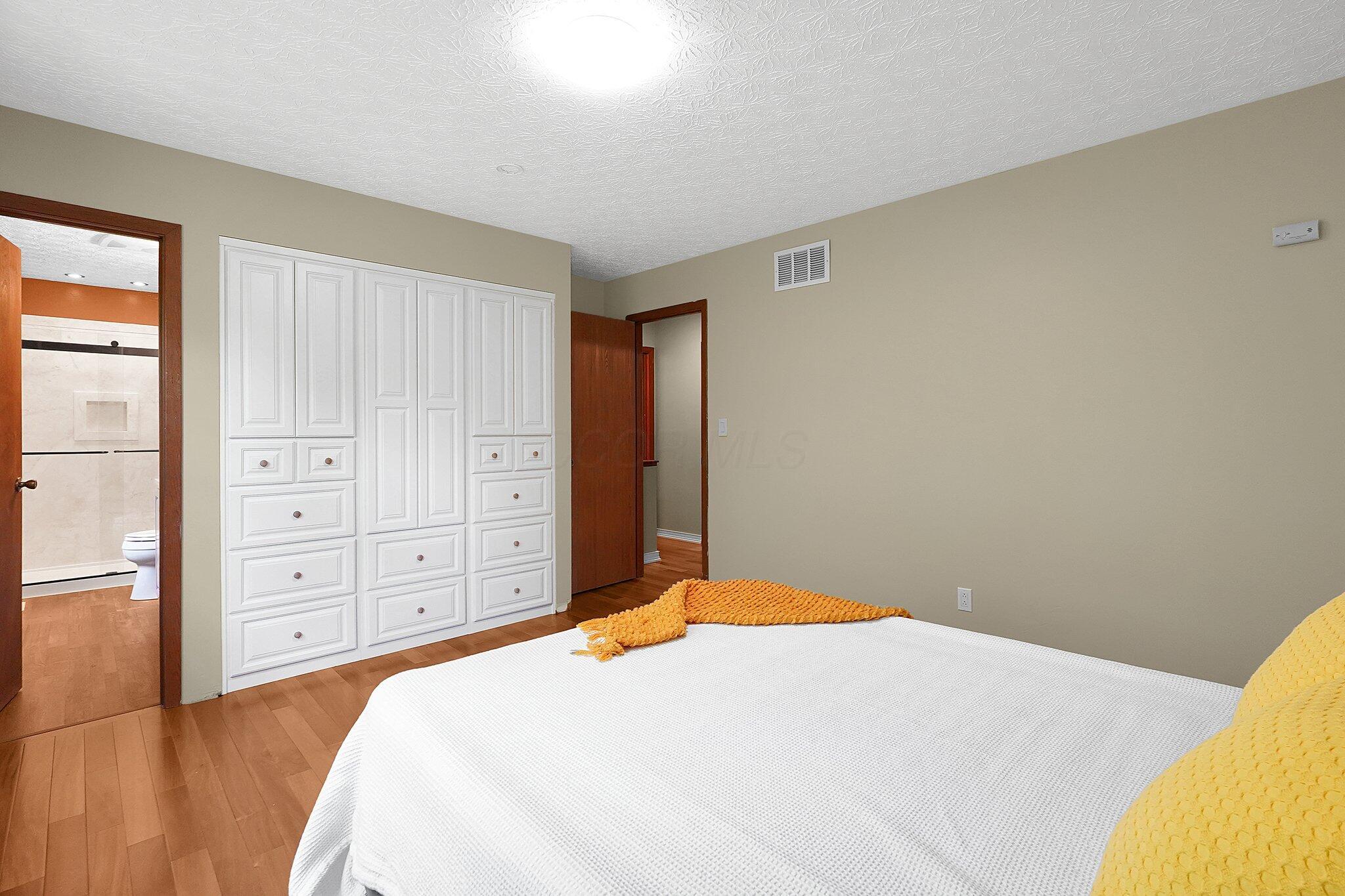 1711 Twin Oaks Drive, Powell, Ohio image 32