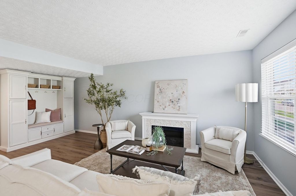 Photo of 6001 Canyon Creek Drive 303 #303, Dublin, OH 43016 (MLS # 226010368)