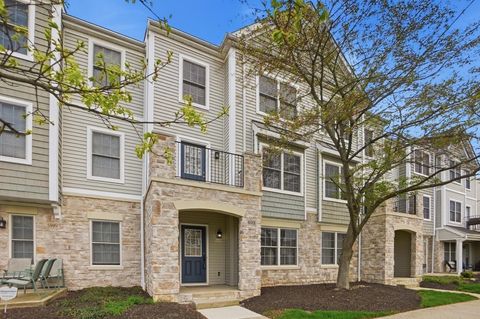 Photo of 6001 Canyon Creek Drive 303 #303, Dublin, OH 43016 (MLS # 226010368)