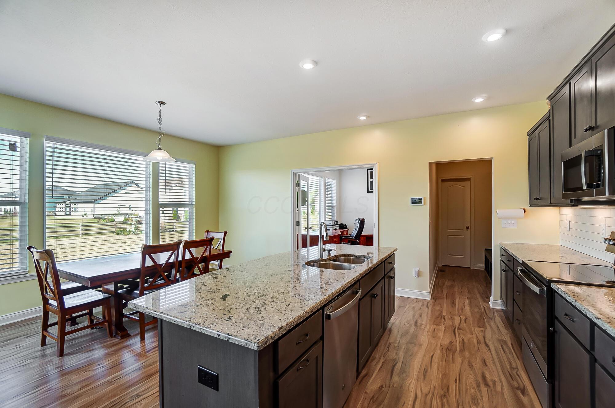 3781 Aviary Loop, Hilliard, Ohio image 11